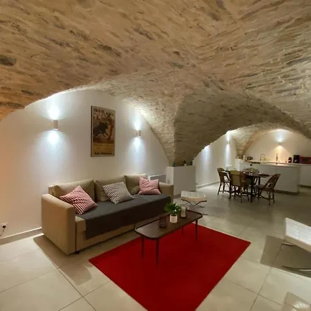 L'atypique - P2 Terrace Downtown Apartment *