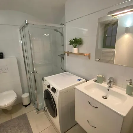 L'atypique - P2 Terrace Downtown Apartment